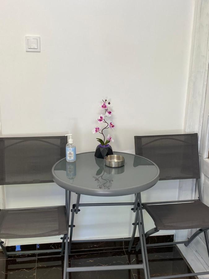 Appartamento Amazing 1 bed Flat Craiova Esterno foto
